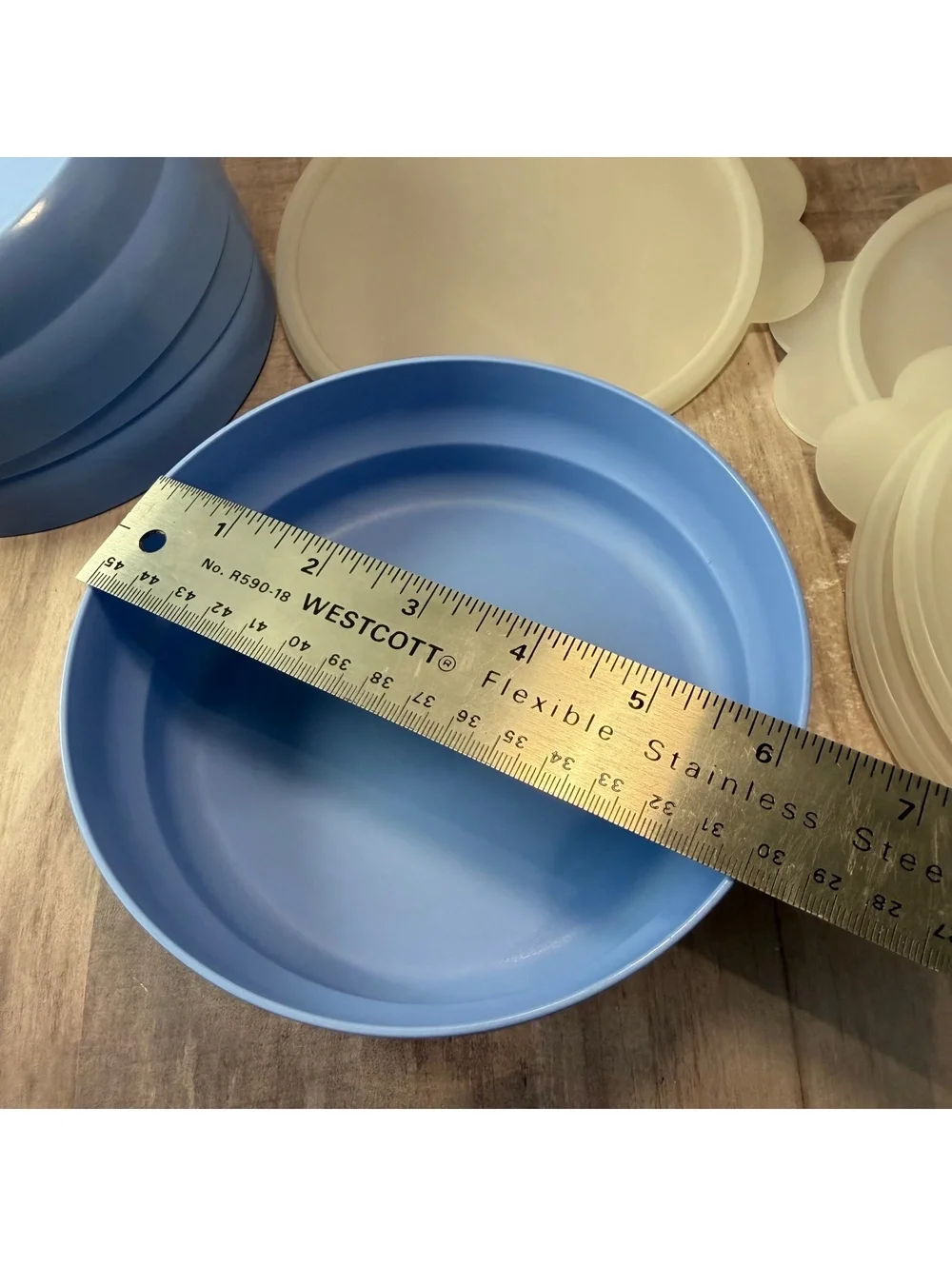 Set of 4 Tupperware Bowls w/ Lids 2415B-4 Blue w/ White Lids Cereal Bowl 6